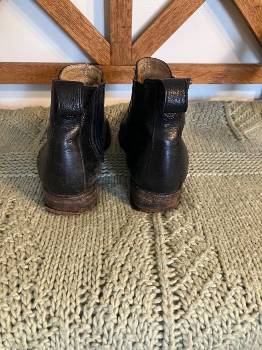 Vintage Frye Chelsea Boots - Picture 4 of 6